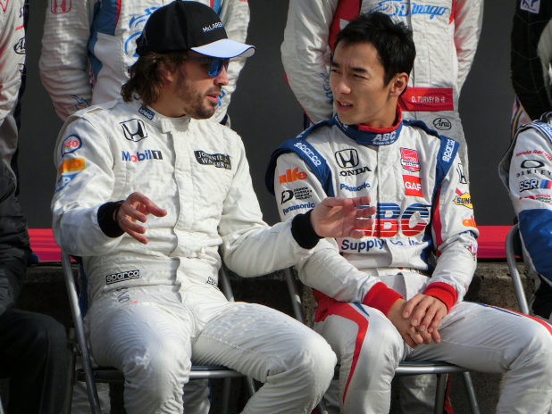 「【 F1女子が行く！Honda Racing THANKS DAY2015】NSXに乗ったアロンソの感想は?」の7枚目の画像