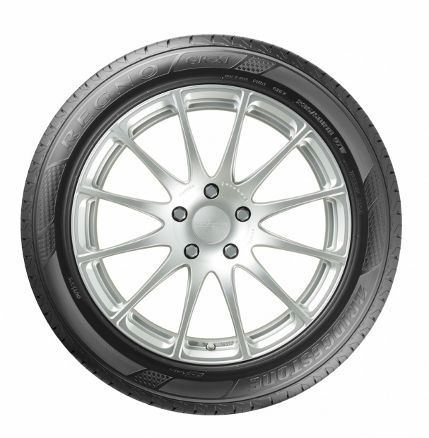 「日産フーガの純正装着タイヤにブリヂストン「REGNO GR-XI」を採用」の3枚目の画像