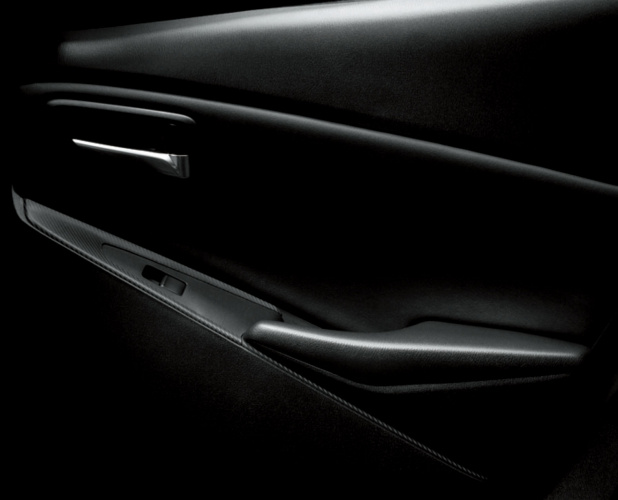 「マツダ・デミオに黒本革シートの特別仕様車「BLACK LEATHER LIMITED」を設定」の9枚目の画像