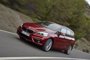 P90171461_lowRes_the-new-bmw-220i-gra