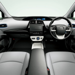「トヨタ「新型プリウス」画像ギャラリー-価格は242万9018円から! 燃費は最高40.8km/L! 初の4WDも!」の4枚目の画像ギャラリーへのリンク