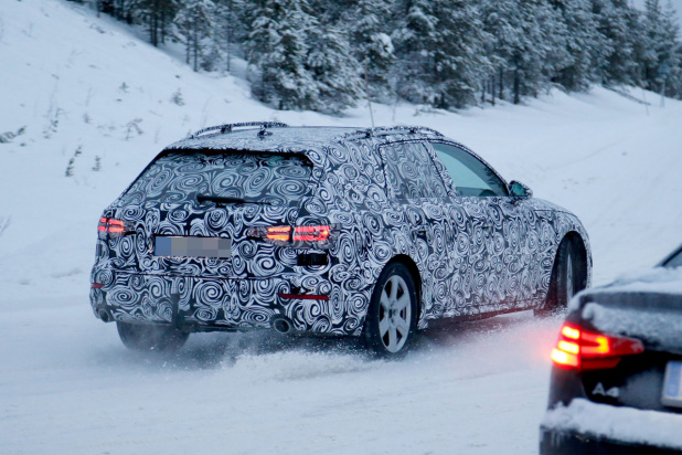 「デトロイトで公開か!? アウディA4オールロード次期型、豪雪でテストドライブ！」の8枚目の画像