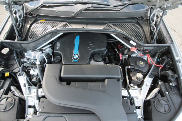 「BMW X5のプラグインハイブリッドはスムーズで上質な乗り味が魅力」の6枚目の画像