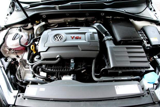 「VWゴルフGTIの6MT仕様は、操作性も走りも超一級品」の9枚目の画像