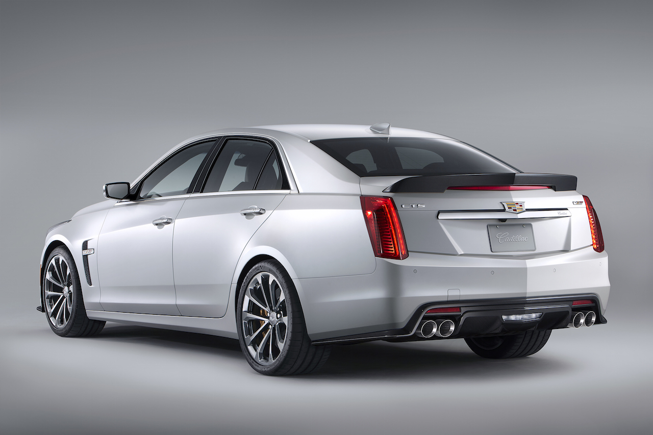 2016 Cadillac CTS-V 画像｜6.2L V8スーパーチャージャーを積んだ
