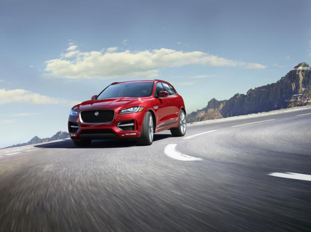 2017_F-PACE_EXT_01