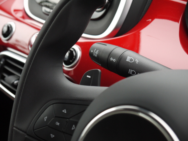 「FIAT 500Xは雰囲気満点、乗り心地は課題アリだがその魅力は？」の8枚目の画像