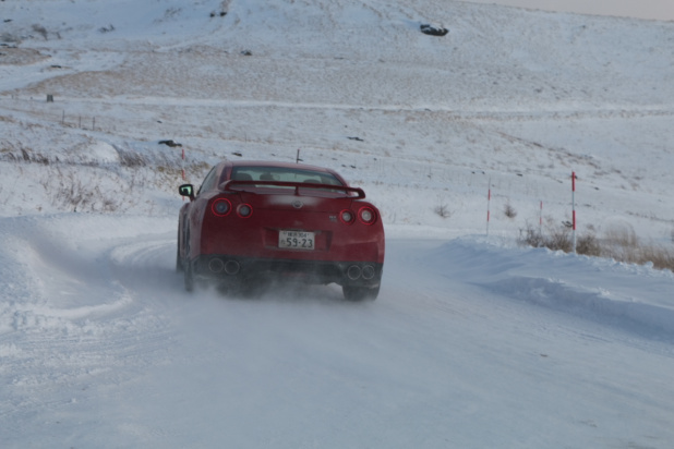 「雪上試乗・日産の4WD車なら雪道で壁ドンの恐怖なし!?」の3枚目の画像