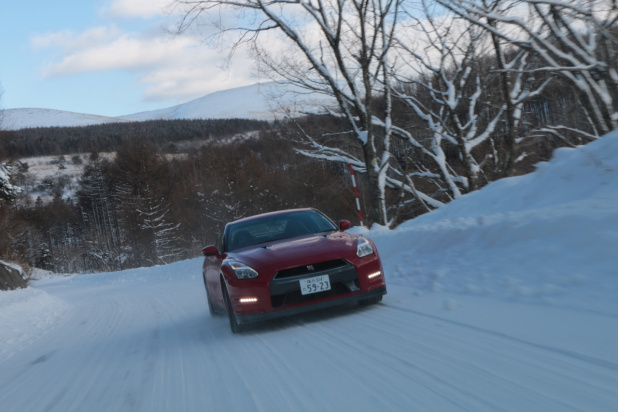 「雪上試乗・日産の4WD車なら雪道で壁ドンの恐怖なし!?」の4枚目の画像