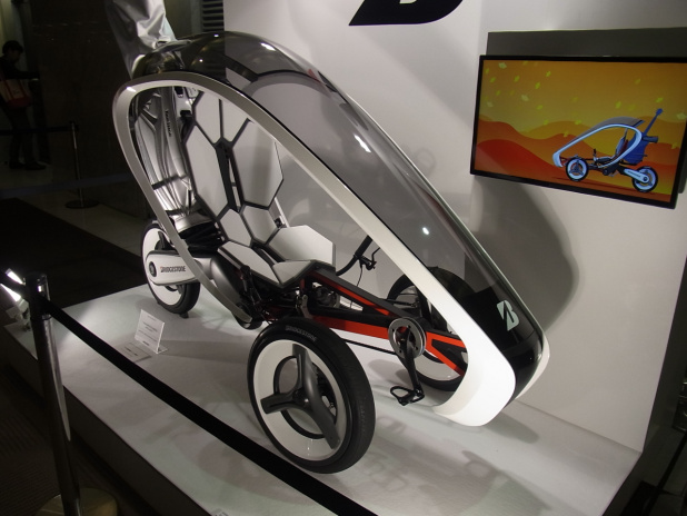 2013東京モーターショーで“発見”したブリヂストンのペダル駆動、電動アシスト３輪車。