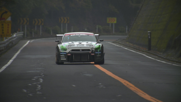 「レーシングマシンが箱根の峠を244km/hで快走！【動画】」の6枚目の画像