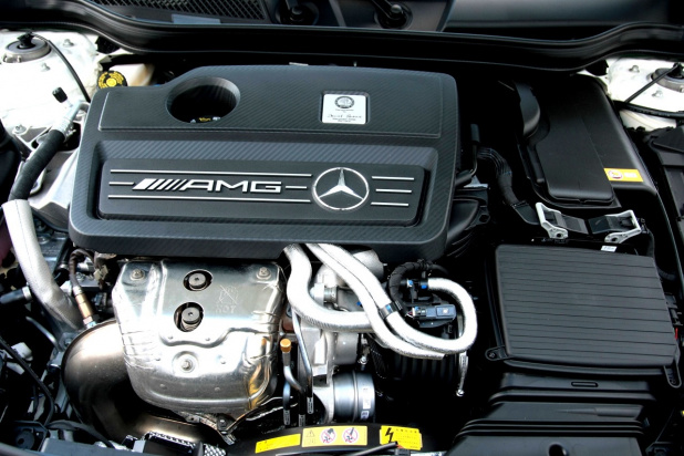 「速すぎて笑いが止まらない!? 381ps/475Nmを誇る「Mercedes-AMG A 45 4MATIC」」の2枚目の画像