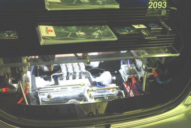 「【大阪オートメッセ2016】ユニバーサル エアー、「リーフ」と「セドリック」のカスタムカーを展示」の11枚目の画像