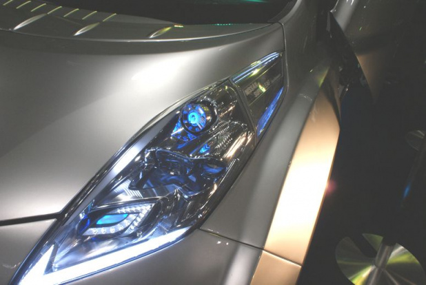 「【大阪オートメッセ2016】ユニバーサル エアー、「リーフ」と「セドリック」のカスタムカーを展示」の14枚目の画像