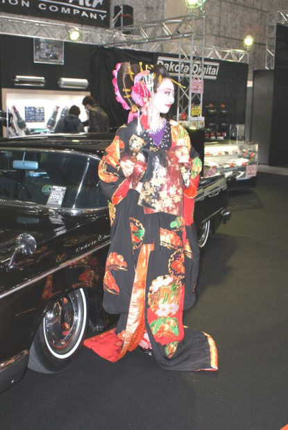 「【大阪オートメッセ2016】ユニバーサル エアー、「リーフ」と「セドリック」のカスタムカーを展示」の35枚目の画像