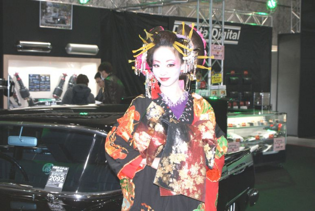 「【大阪オートメッセ2016】ユニバーサル エアー、「リーフ」と「セドリック」のカスタムカーを展示」の36枚目の画像