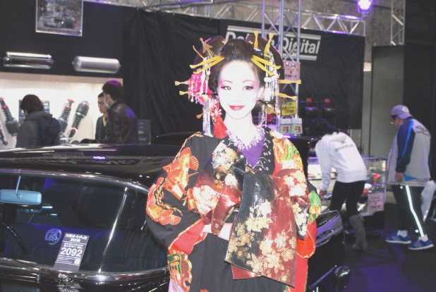 「【大阪オートメッセ2016】ユニバーサル エアー、「リーフ」と「セドリック」のカスタムカーを展示」の38枚目の画像