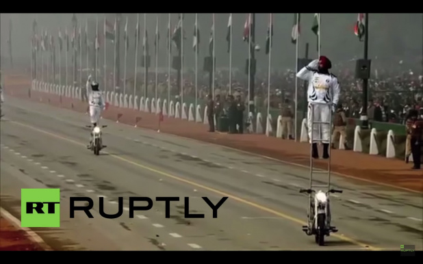 「【動画】ナニコレ…インドのバイクパレードが凄い」の3枚目の画像