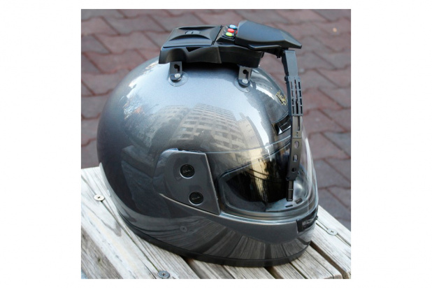 「ついにキタ…!? ヘルメット専用ワイパーが発売！」の3枚目の画像