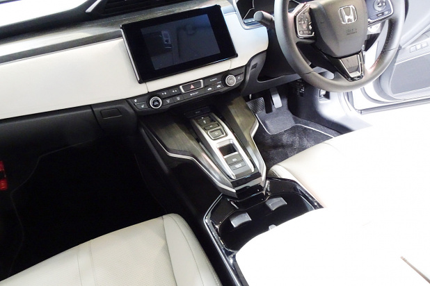 「ホンダの燃料電池車クラリティ・フューエルセルはトヨタ・ミライと何が違う？」の4枚目の画像