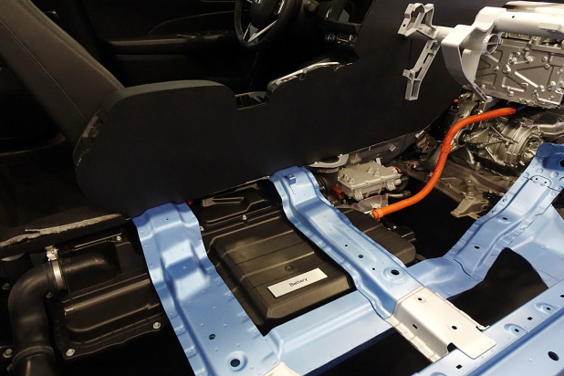 「ホンダの燃料電池車クラリティ・フューエルセルはトヨタ・ミライと何が違う？」の12枚目の画像