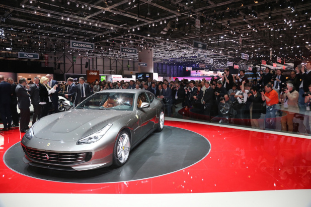 「V12エンジン搭載の4シーターモデル「Ferrari GTC4 Lusso（ルッソ）」登場」の8枚目の画像