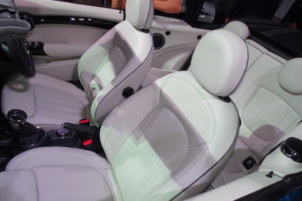 「BMW MINI「ミニ・コンバーチブル」がトランクも大きくなって発売開始！」の17枚目の画像