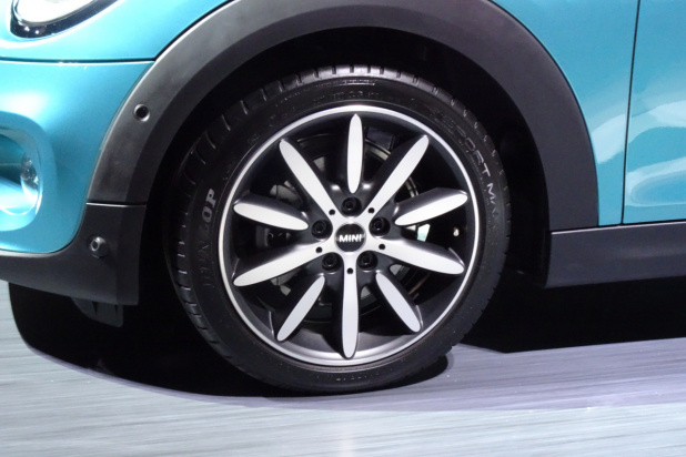 「BMW MINI「ミニ・コンバーチブル」がトランクも大きくなって発売開始！」の24枚目の画像