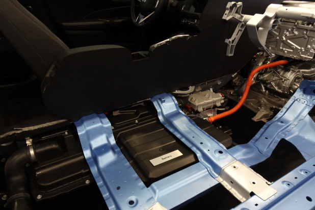 「ホンダの燃料電池車は「軽自動車のエンジン」と同等のバッテリーを積む？」の3枚目の画像