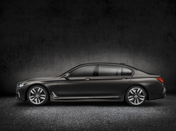 「BMW 7シリーズに600psの「BMW M760Li xDrive」とBMW iからの継承「iPerformance（アイ・パフォーマンス）」登場」の13枚目の画像