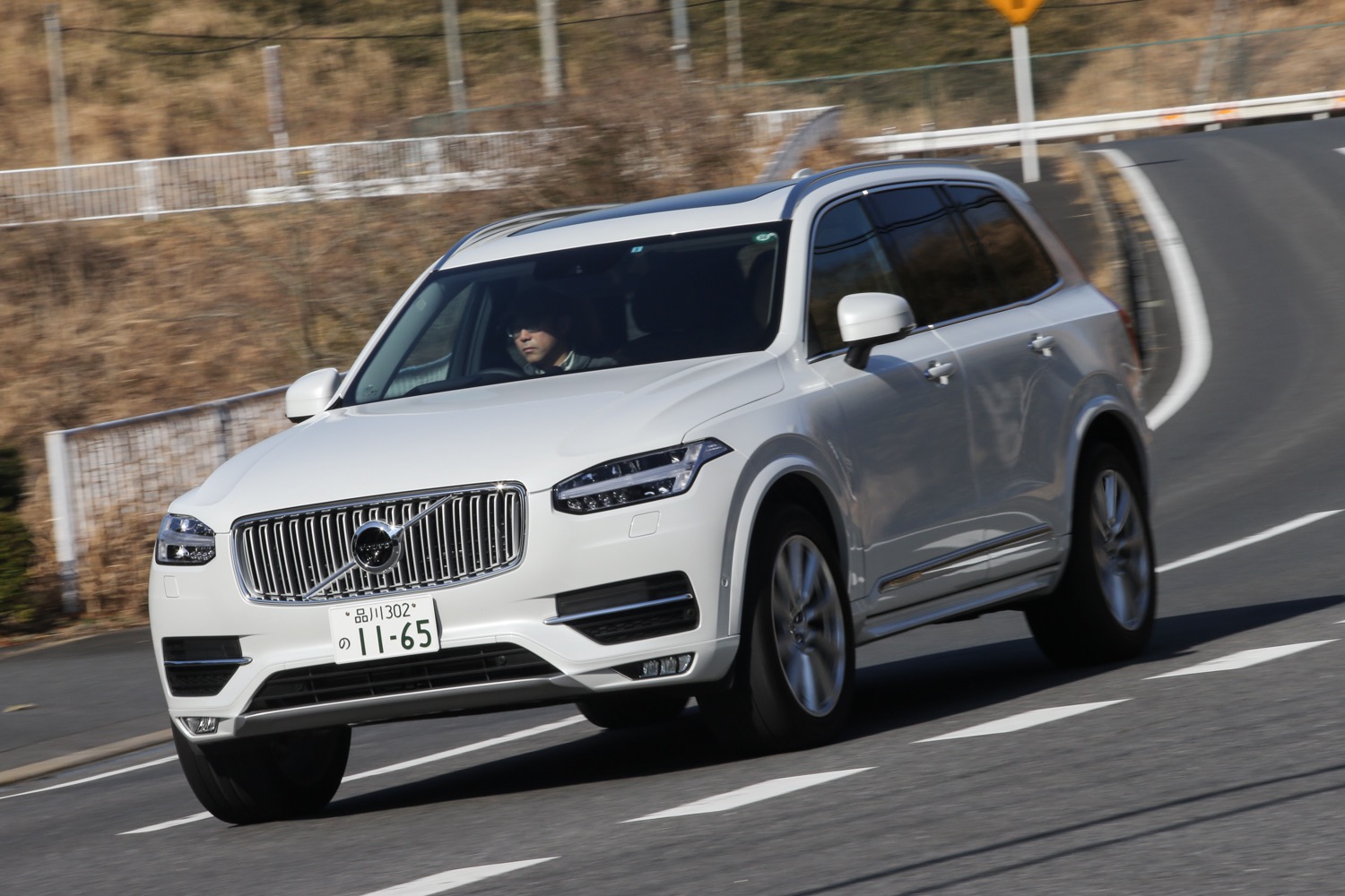 新型ボルボxc90は2 0lの直列4気筒ターボでも 走る のか Clicccar Com