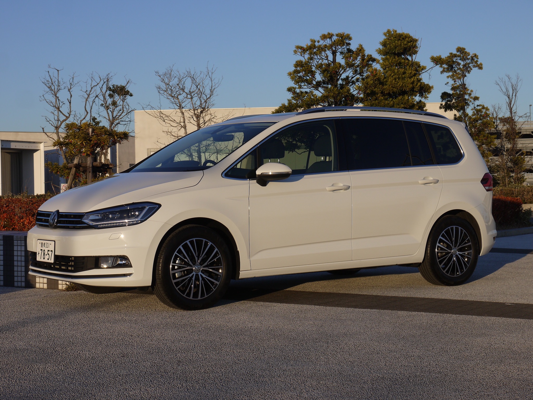 Vw Golf Touran 01 画像 フルモデルチェンジした新型ゴルフ トゥーランの魅力とは Clicccar Com