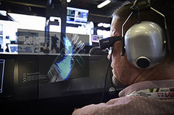 「メルセデスAMGペトロナスF1チームのガレージツアーにARテクノロジーを世界初導入」の1枚目の画像