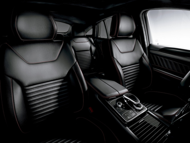 「好調メルセデス・ベンツが送る最新SUV「GLEクーペ」は、BMW X6がターゲット!?」の3枚目の画像