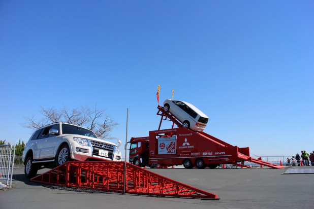「【モーターファンフェスタ】3人のラリーチャンプ＆レーサーの運転で三菱4WDの実力体感」の5枚目の画像