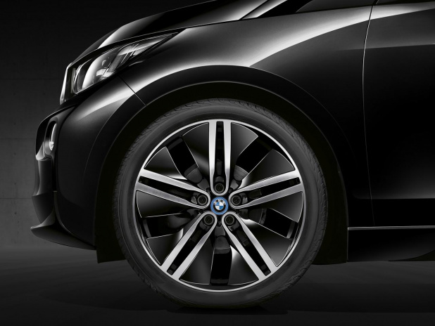 「BMW100周年の特別仕様車第一弾はレンジエクステンダーのi3で40台限定」の6枚目の画像