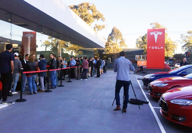 「テスラが量販EV「モデル3」を発表。1週間で33万台受注！」の2枚目の画像