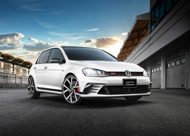 「VWゴルフGTI40周年記念特別仕様車は400台限定、290馬力を発生」の1枚目の画像