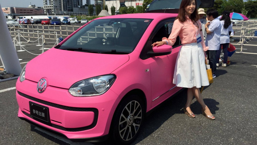 みんなピンクがお好き フォルクスワーゲンup で確信しました 吉田由美のすべすべ63 Clicccar Com