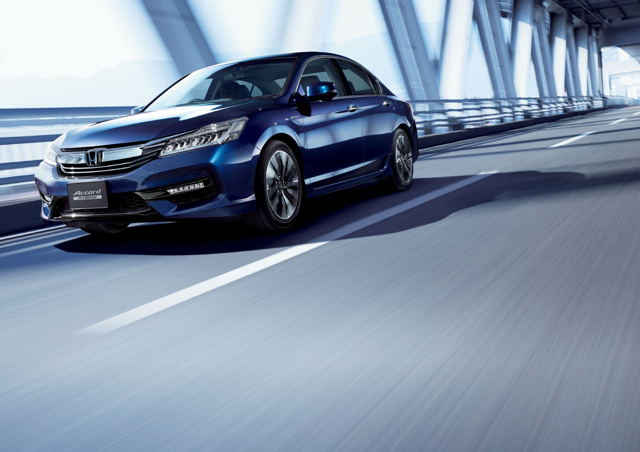 マイナーチェンジで精悍なマスクに変身 ホンダ新型アコード画像ギャラリー Clicccar Com