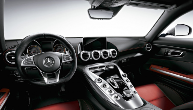 「メルセデスAMG GTが一部改良、装備充実化で価格もアップ」の3枚目の画像