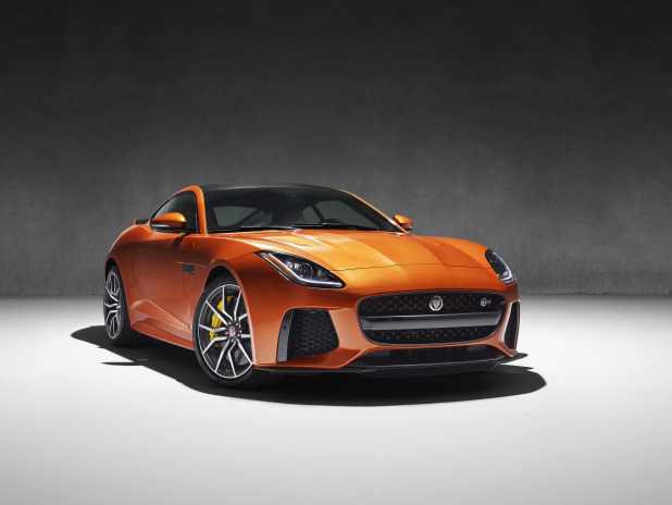 「575ps/700Nm!! ジャガー史上最速を誇るF-TYPE SVRが6月1日から受注開始」の2枚目の画像