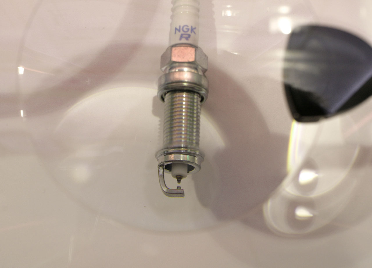Ngkのターボエンジン用スパークプラグは大チップを実現したのがポイント 人とくるまのテクノロジー展 Clicccar Com Ngkのターボエンジン用スパークプラグは大チップを実現したのがポイント 人とくるまのテクノロジー展 Clicccar Com
