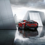 赤いボディカラーが街に映える「BMW i8 Celebration Edition Protonic Red」は20台限定 - P90220336_highRes_bmw-i8-celebration-e