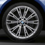 「BMW創立100周年を記念した特別な「330e」が登場!!」の2枚目の画像ギャラリーへのリンク