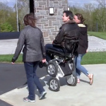 「立ち上がる」車椅子を生んだ、トヨタとセグウェイのコラボレーション - TOYOTA_iBOT