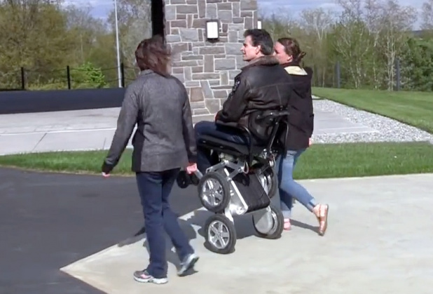「「立ち上がる」車椅子を生んだ、トヨタとセグウェイのコラボレーション」の3枚目の画像