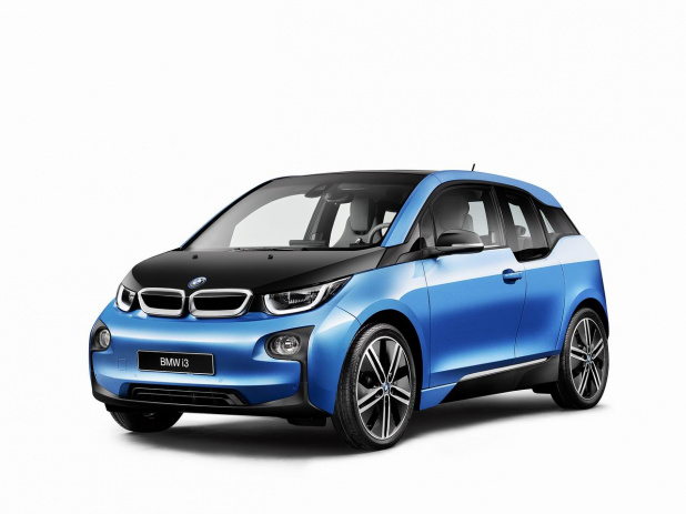 「BMW i3にバッテリー容量を増やした新グレードを設定。アップデートも用意」の1枚目の画像