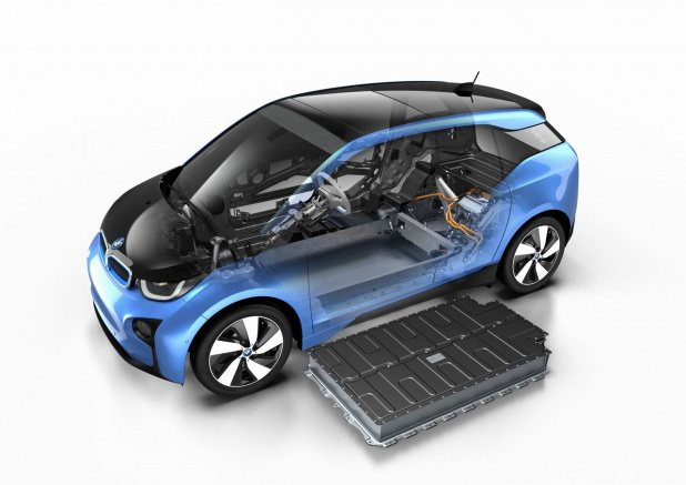「BMW i3にバッテリー容量を増やした新グレードを設定。アップデートも用意」の8枚目の画像