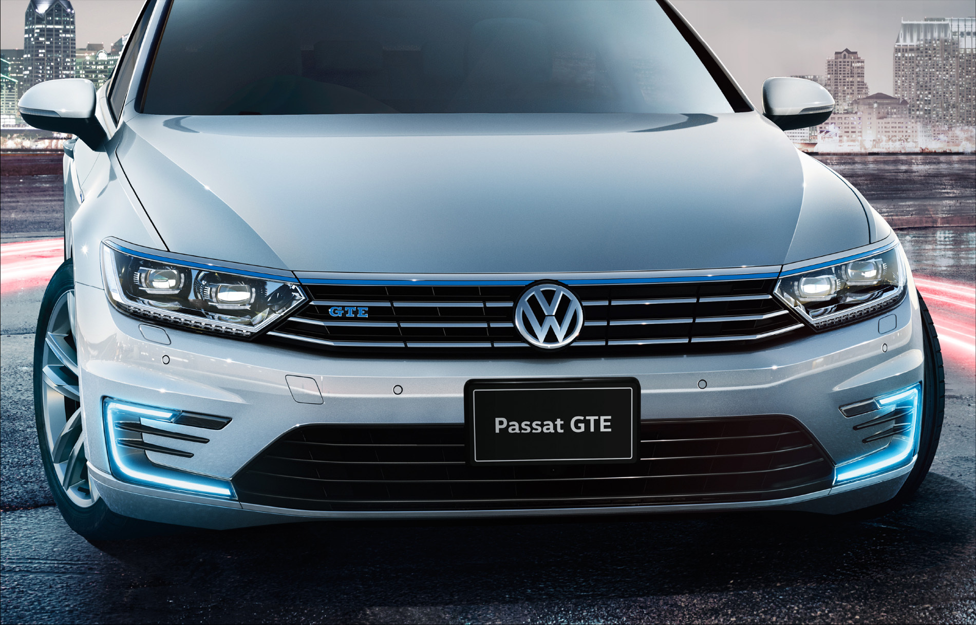 VWパサート・ヴァリアントのPHV「GTE」登場。EV走行距離51.7km/L、価格は519万9000円〜 | clicccar.com